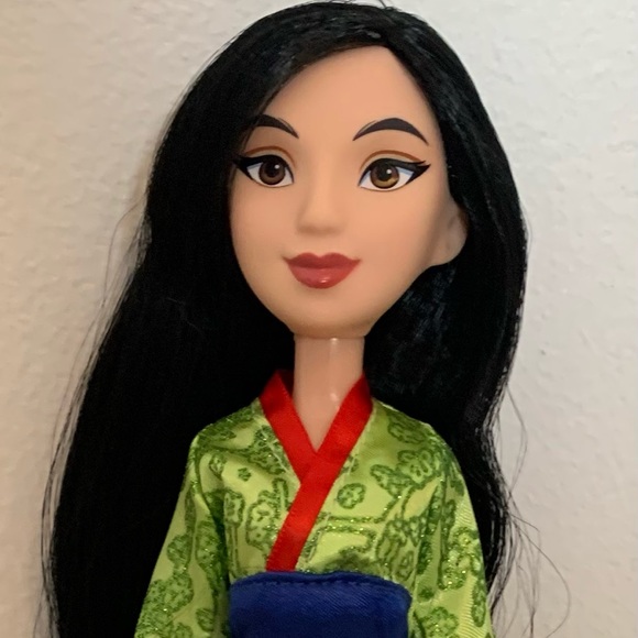 DISNEY PRINCESS MULAN ROYAL SHIMMER DOLL - Picture 1 of 5